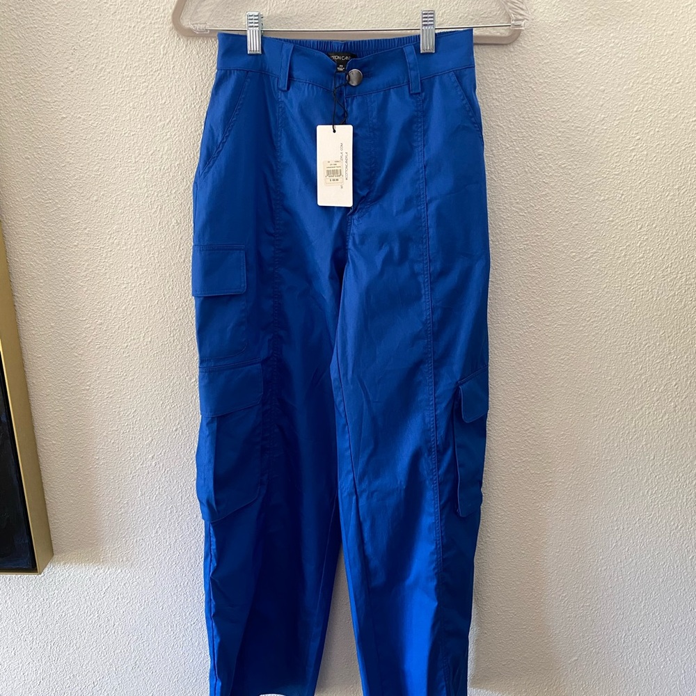 Women’s American threads blue cargo pants